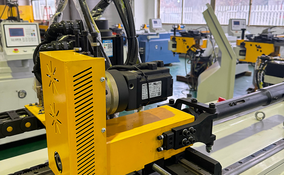 Plně automatický CNC ohýbačka trubek řady SS