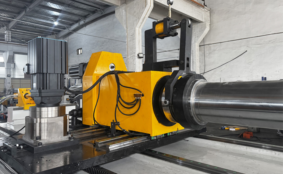 Plně automatický stroj na ohýbání trubek CNC řady L se servohydraulickým ovládáním Plně automatický stroj na ohýbání trubek CNC řady L se servohydraulickým ovládáním