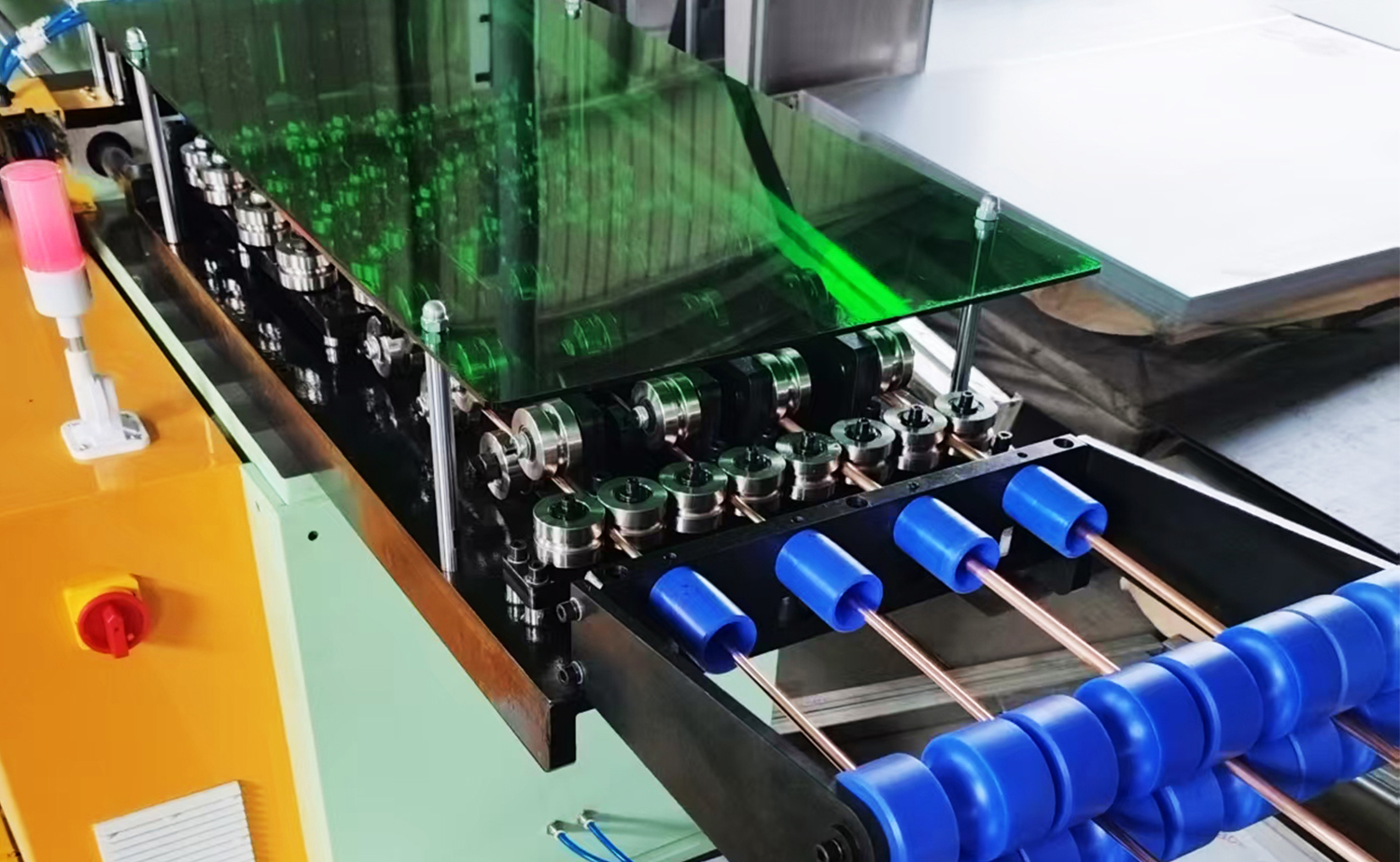 SC-4-1000A Automatický stroj na rovnání trubek bez třísek SC-4-1000A Automatický stroj na rovnání trubek bez třísek
