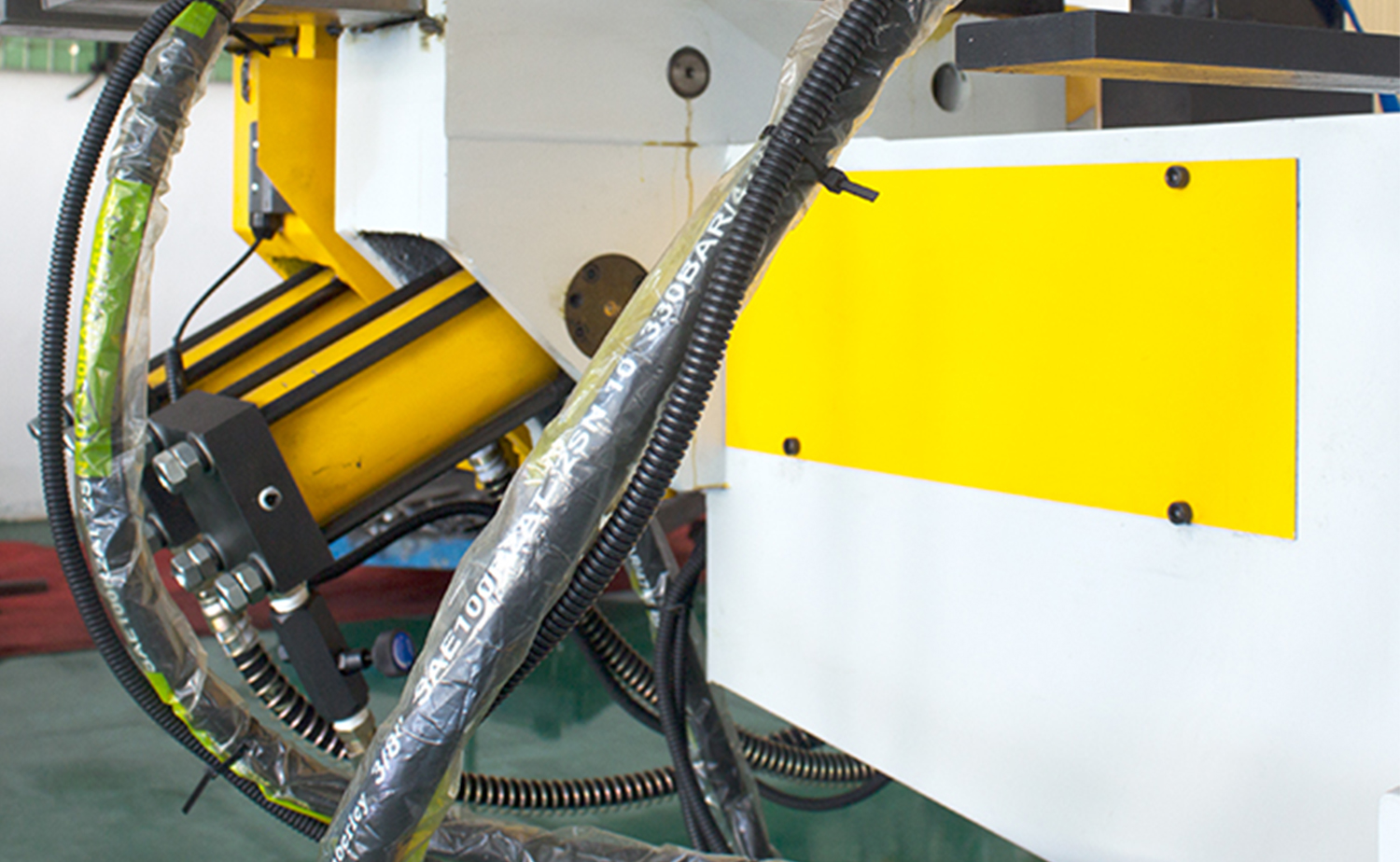 Hydraulická ohýbačka trubek s trnem řady NC S se snadným nastavením programu