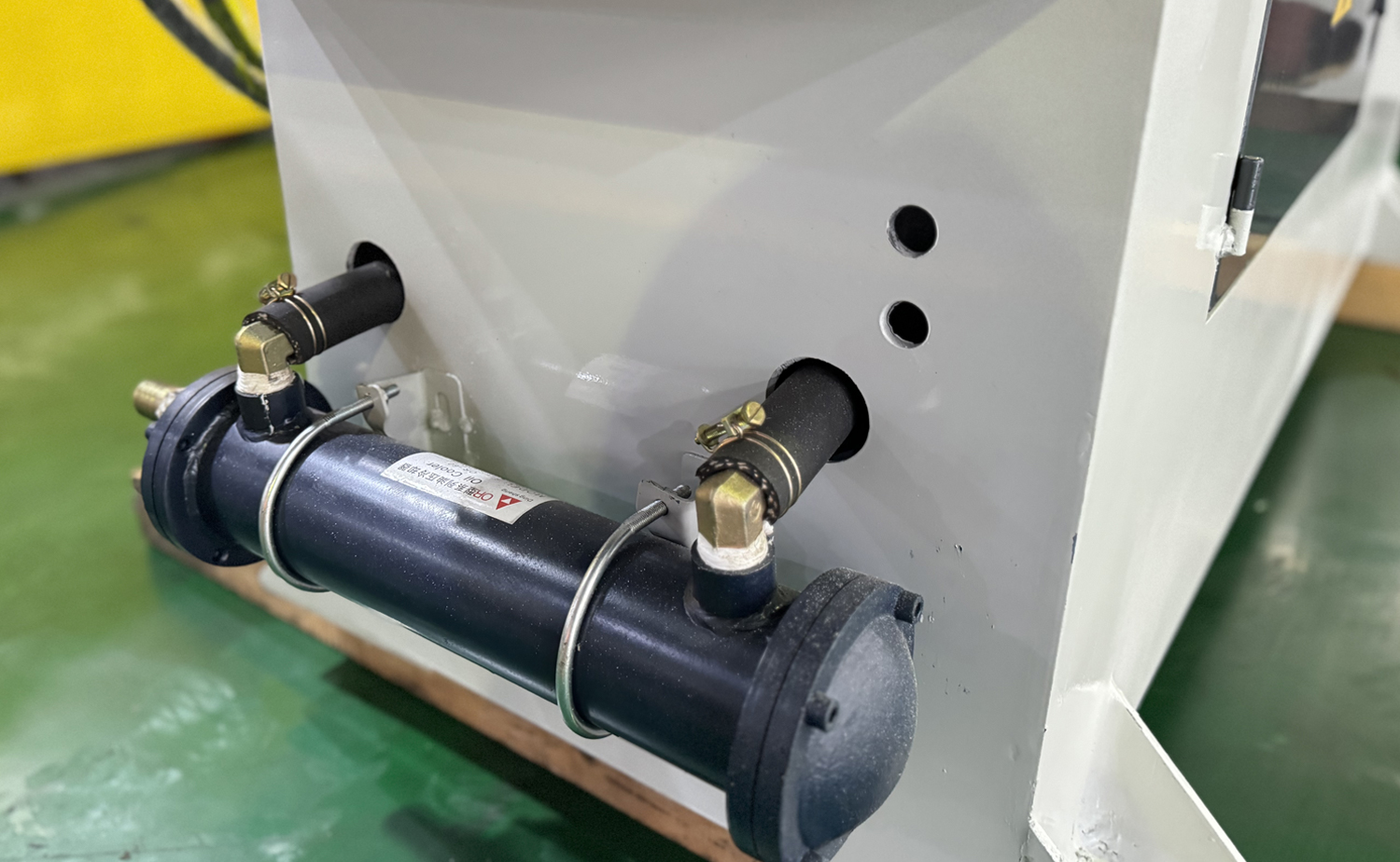 Hydraulický stroj na tváření konců trubek s jednou hlavou TM60 Hydraulický stroj na tváření konců trubek s jednou hlavou TM60
