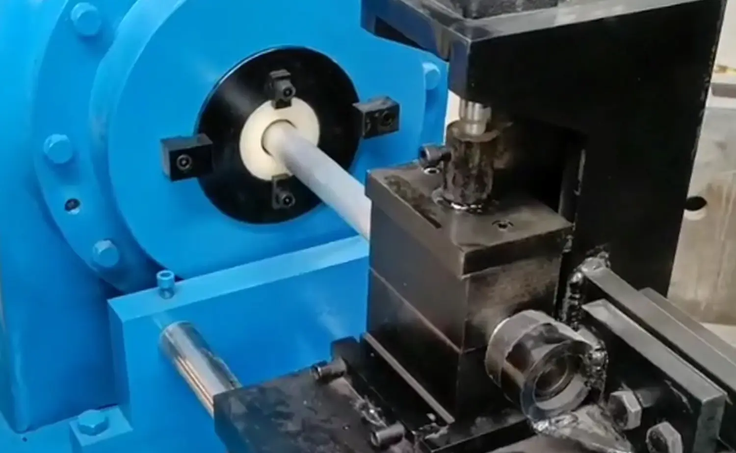 ZTM-50/60/76/114 Multi-materiálový použitelný poloautomatický stroj na redukci kuželových trubek ZTM-50/60/76/114 Multi-materiálový použitelný poloautomatický stroj na redukci kuželových trubek