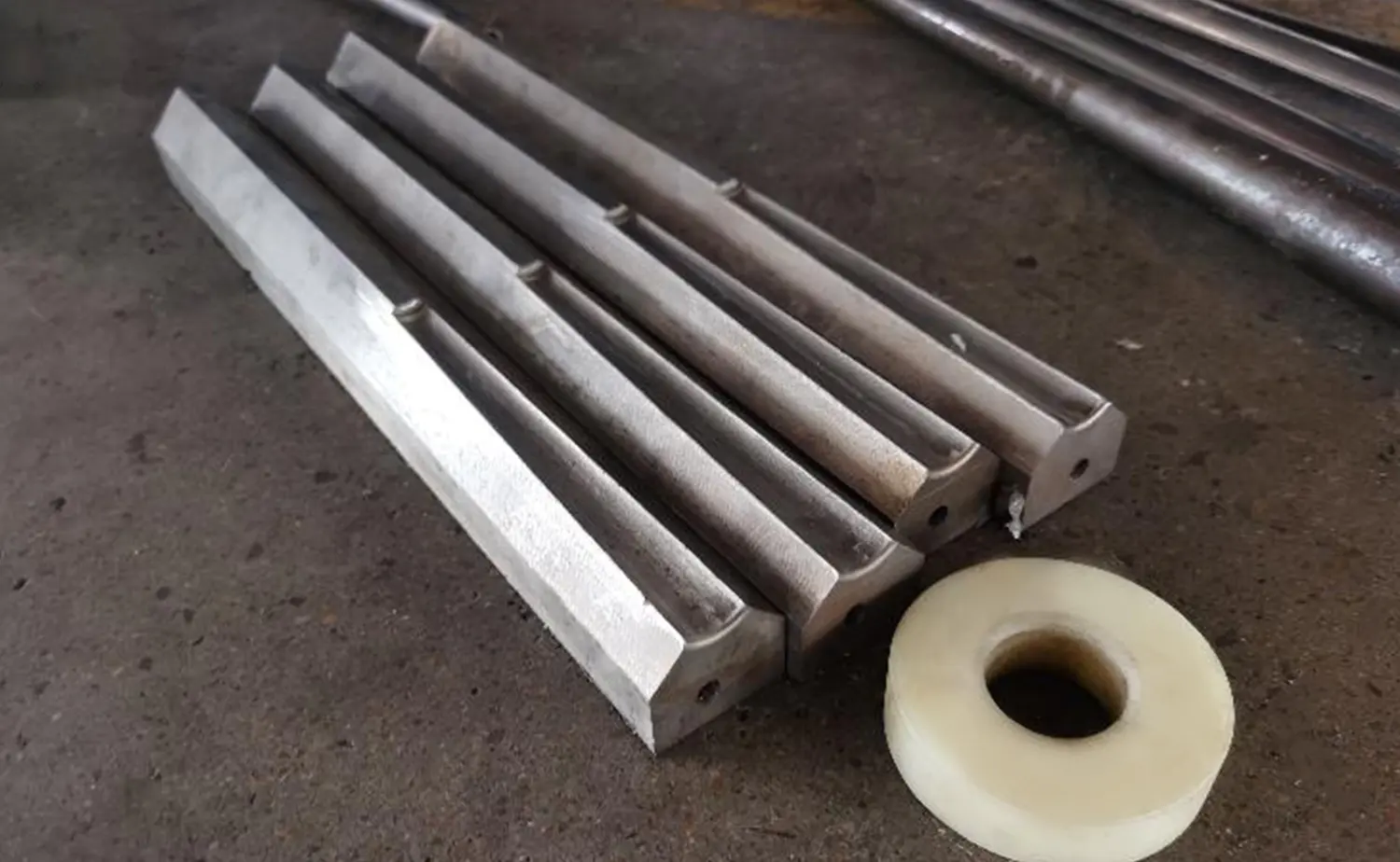 ZTM-50/60/76/114 Multi-materiálový použitelný poloautomatický stroj na redukci kuželových trubek ZTM-50/60/76/114 Multi-materiálový použitelný poloautomatický stroj na redukci kuželových trubek