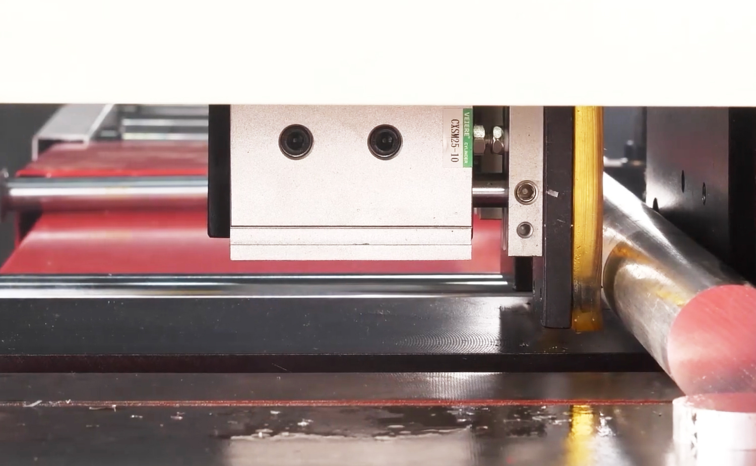 Plně automatický stroj na řezání hliníku a mědi řady CNC455